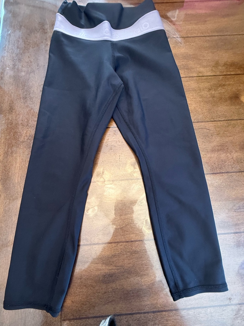 ALO Yoga Black Capris Leggings with Light Gray Logo Waistband
